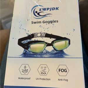 Source Unknown Swim Goggles - Black and Silver